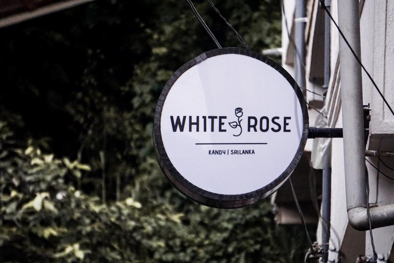 White Rose Hostel Канди Экстерьер фото