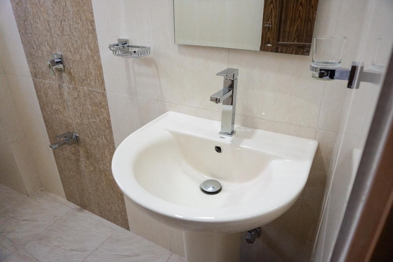 White Rose Hostel Канди Экстерьер фото