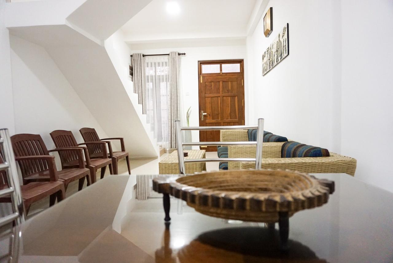 White Rose Hostel Канди Экстерьер фото